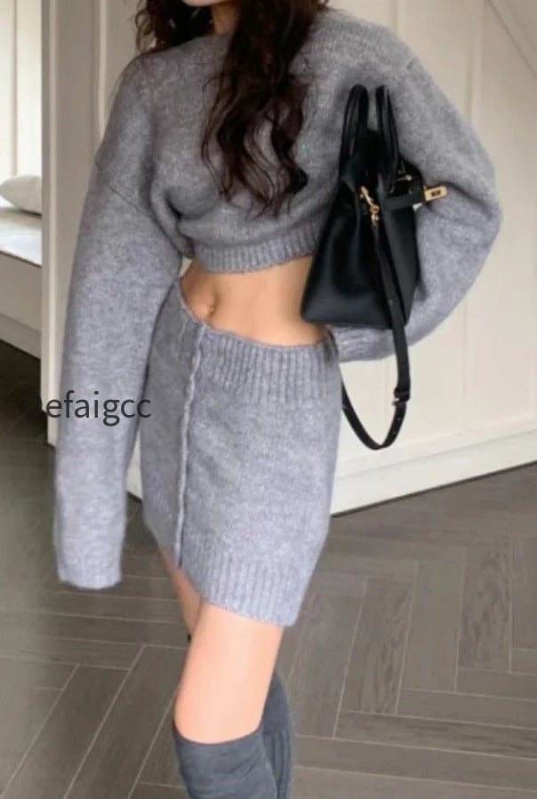 short-fitted-knit-round-neck-slim-two-piece-set