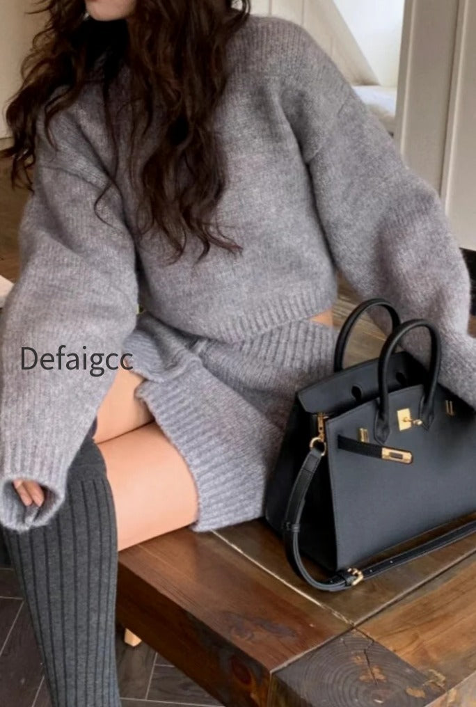 short-fitted-knit-round-neck-slim-two-piece-set